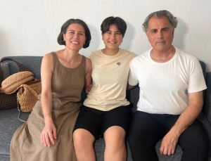 17 yaşında görme kaybı yaşayan kadın, kızını doğururken görme yetisini tamamen kaybetti