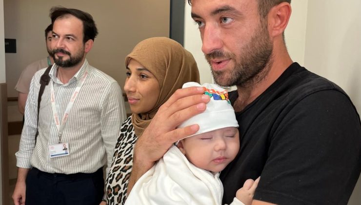 Anne karnındaki bebeğin ciğerine operasyon