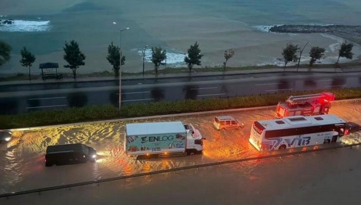 Korkutan görüntü! Karadeniz sahil yolu sular altında kaldı