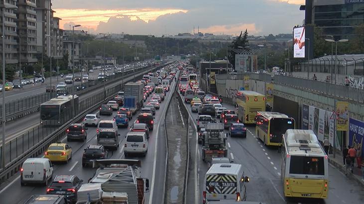 İstanbul’da trafik yoğunluğu yüzde 78’e ulaştı