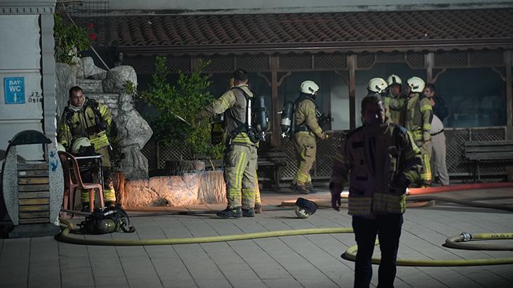 Pendik’te cami deposunda yangın