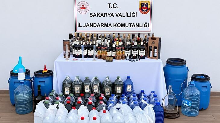 Sakarya’da 400 litre etil alkol ile çok miktarda sahte içki ele geçirildi
