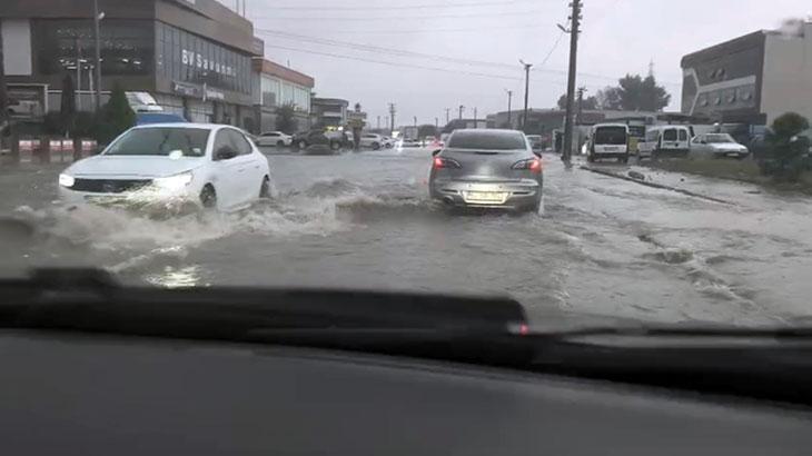 Sakarya’da sağanak! Evleri su bastı, yollar göle döndü