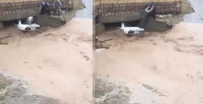 Sel sularına kapıldılar! Köylüler otomobilden böyle kurtardı