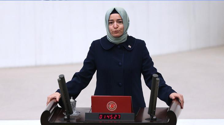 SON DAKİKA: Fatma Betül Sayan Kaya AK Parti’deki tüm görevlerinden istifa etti
