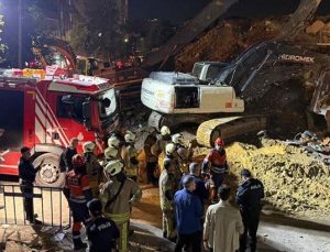 Son dakika! Küçükçekmece’de yıkım yapılan 6 katlı bina çöktü: Ekipler olay yerinde