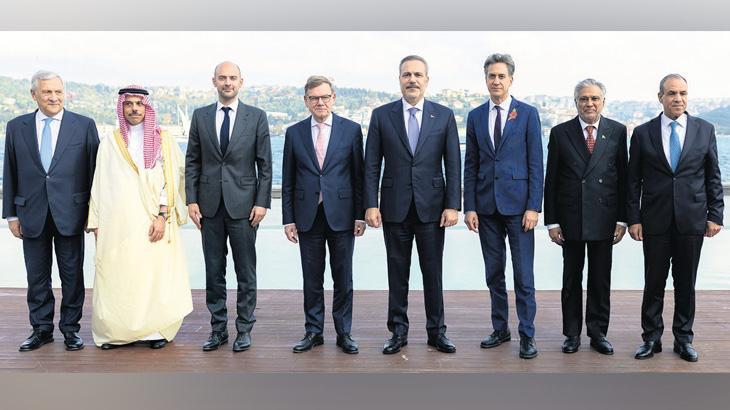 8 ülkenin bakanından İstanbul’dan ortak çağrı: Bölgesel çatışmalar diplomasiyle çözülmeli