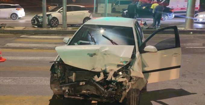 Aksaray’da feci kaza! 4 araç birbirine girdi: 3 yaralı