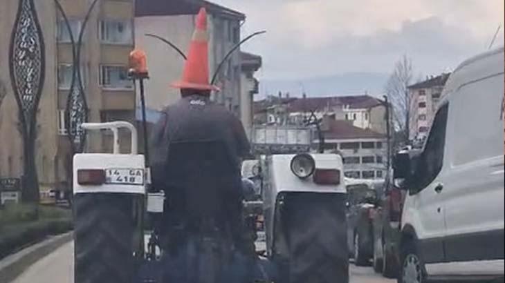 Bolu’da şaşkına çeviren manzara! Kafasına duba taktı… Traktörle trafikte ilerledi