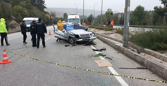 Burdur’da düğün yolunda feci kaza: Ölü ve yaralılar var
