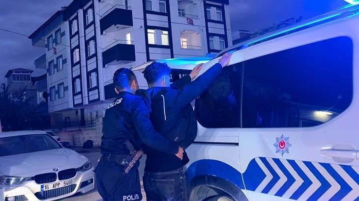 Bursa’da ehliyet sınavına giren kişi kopya düzeneğiyle yakalandı