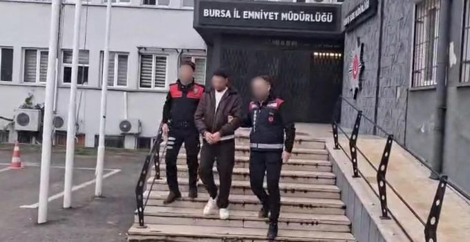 Bursa’da güzellik merkezine operasyon! Hizmet almadan senet imzalattıkları iddia edildi, 305 sözleşme bulundu