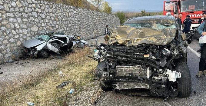 Çorum’da korkunç kaza! Cip ile otomobil çarpıştı: 4 ölü, 2 yaralı