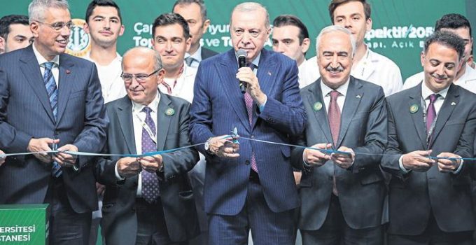 Cumhurbaşkanı Erdoğan, İstanbul’daki törende açıkladı: 38 bin sağlık personeli müjdesi