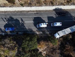 Edirne’de kamyonet, karşı şeride geçen TIR’a çarpıp devrildi; 4 yaralı