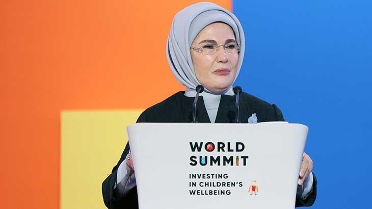Emine Erdoğan: Çocuklarımızı dijital risklere karşı korumak üzere harekete geçen ilk ülkelerden biriyiz