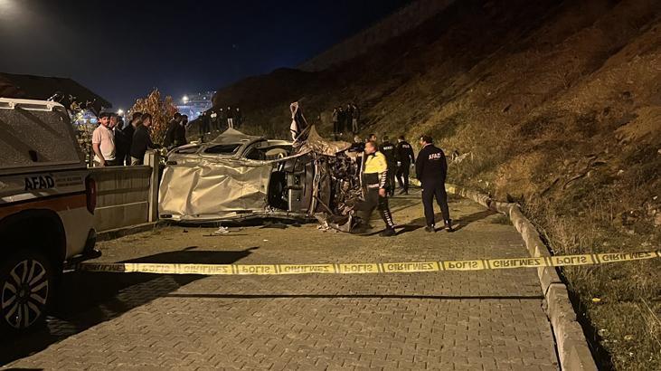 Erzurum’da feci kaza! Şarampole devrilen araçtaki 2 kişi öldü, 2 kişi ağır yaralandı