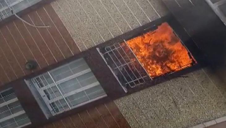 Esenyurt’ta yangın paniği! 1 bebek ve 2 çocuk dahil 5 kişi mahsur kaldı