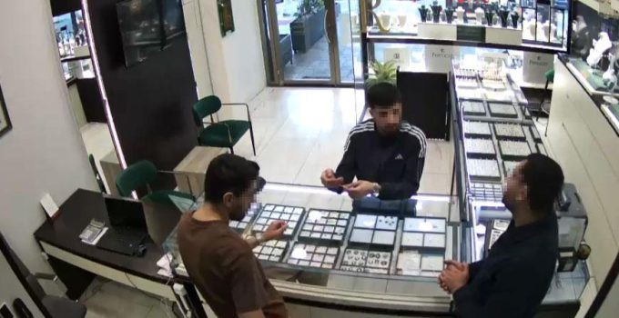 Esenyurt’taki kuyumcu saldırısında şok görüntüler! ‘Senin için adam vururum’