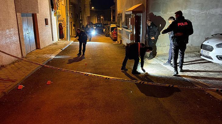 Eskişehir’de kanlı pusu! Husumetlisini evinin önünde silahla yaraladı
