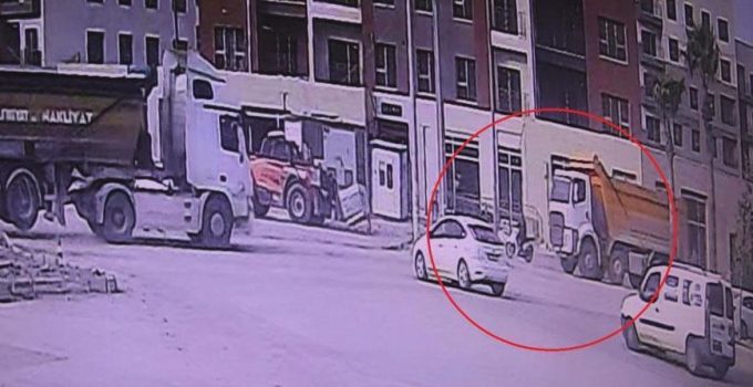Hatay’da korkunç ölüm! Motosiklet sürücüsü kamyonun altında kaldı