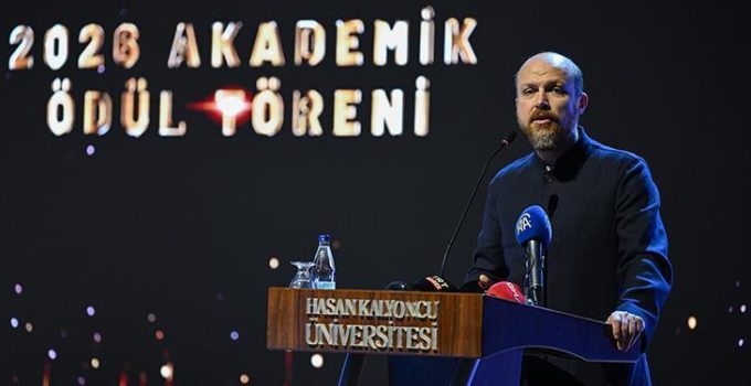 İlim Yayma Vakfı Mütevelli Heyeti Başkanı Bilal Erdoğan, HKÜ’de Akademik Ödül Törenine katıldı