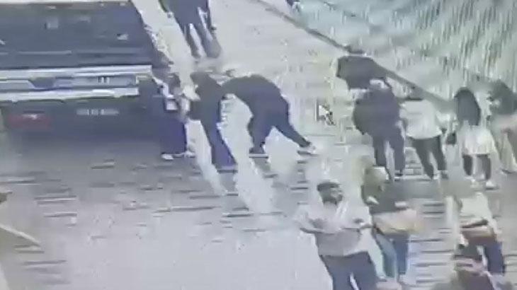 İstiklal Caddesi’nde cep telefonu çalan şüpheli suçüstü yakalandı