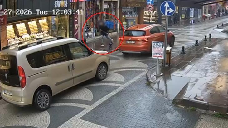 Kastamonu’da sokakta tüfekle dehşet anı kamerada! 4 kişi yaralandı