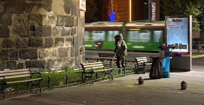 Kayseri’de şüpheli çanta kontrollü şekilde patlatıldı; içinden kıyafet çıktı