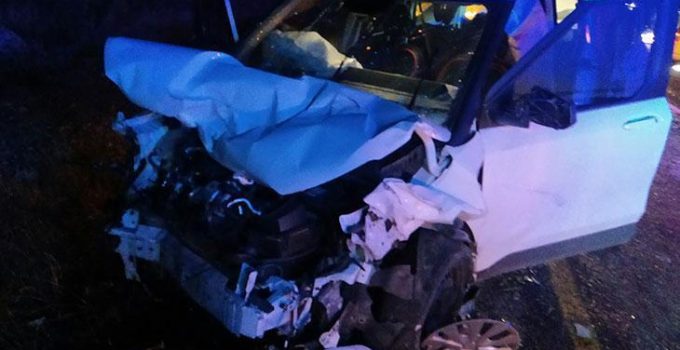 Mardin’de hafif ticari araç ile otomobil çarpıştı: 1 ölü, 3 yaralı