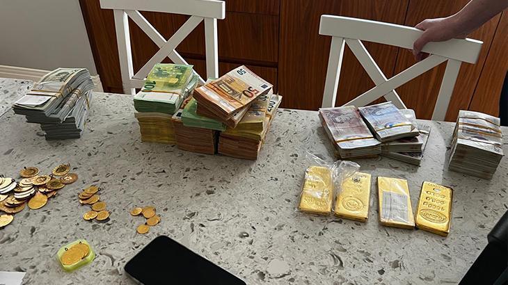 Mersin Büyükşehir Belediyesi’ne yolsuzluk soruşturması | Şüphelinin evinden servet çıktı! Külçe külçe altınlar, yüzbinlerce euro ve dolarlar…