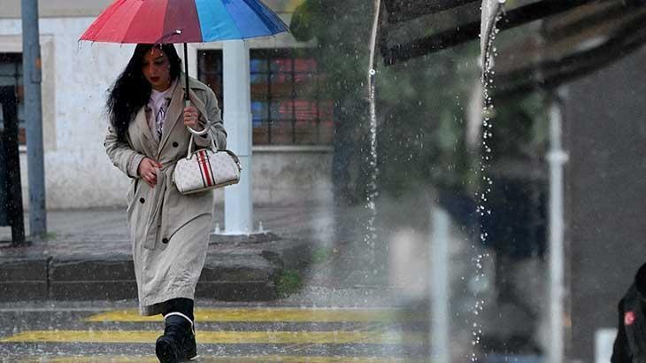 Son dakika… Trakya’ya geldi, Marmara’ya yayılıyor! 2 il için sel uyarısı, İstanbul’a saat verildi