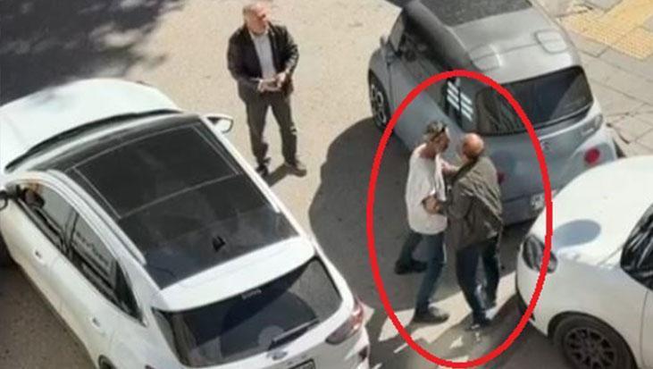 Ters yönden girip kazaya karıştı! Kaza sonrası çıkan kavgayı ayırmaya çalıştı