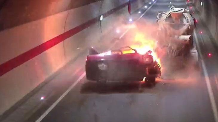 Tünelde feci kaza! Beton mikserine çarpan otomobil takla atıp alev aldı, sürücüsü öldü