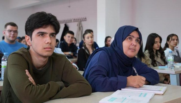 Üniversite sınavına 4’üncü kez girdi! Oğluyla aynı bölümü kazandı: İstedikten sonra başarılamayacak bir şey yok