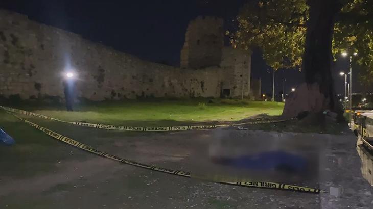 Zeytinburnu’nda surlarda erkek cesedi bulundu